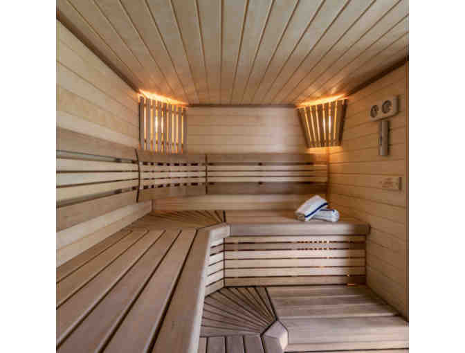 Calistoga, CA - Up Valley Inn & Hot Springs - One night stay with bottle of wine