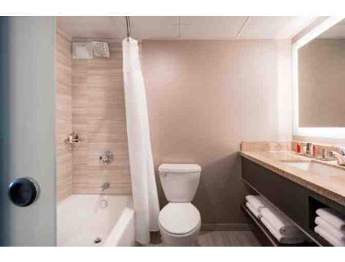 San Francisco Airport - Marriott Hotel - 1 nt stay w/ parking for 3 nts & airport shuttle