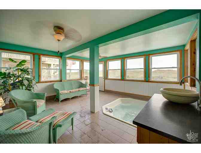 1 Week Stay 4 Bedroom Oceanfront House Waves, NC- (November or December 2022)