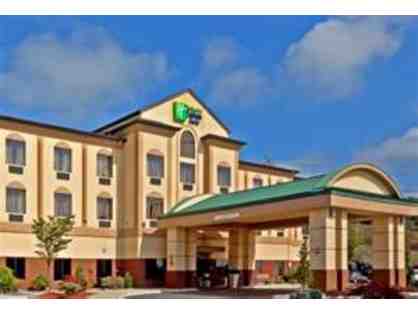 1 Night Stay at The Holiday Inn Exp. in Newton PLUS Lunch Or Dinner for 2 at Applebee's