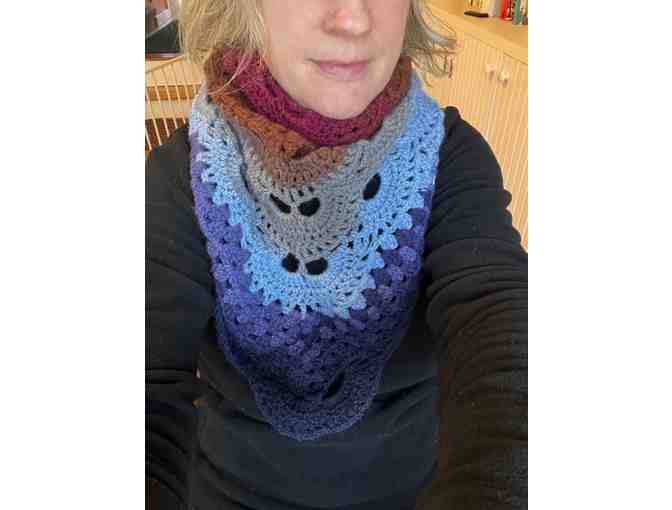 Hand Crocheted Shawl *Made by a Talented Preschool Grandma *Must See! - Photo 2