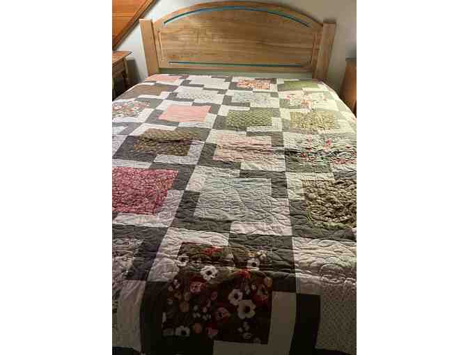 Beautiful Quilt *Donated by Preschool Grandparent *Must See - Photo 1