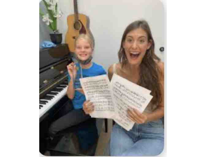 Four Private 30-minute Music Lessons with Leading Note Studios