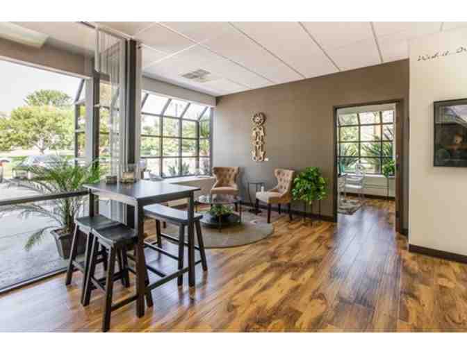 Coworking, Meeting Space and Business Accelator for Female Entrepreneurs