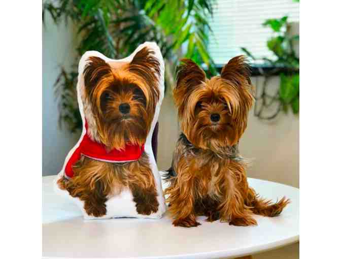 Lifelike Custom 18' Pet Shaped Pillow