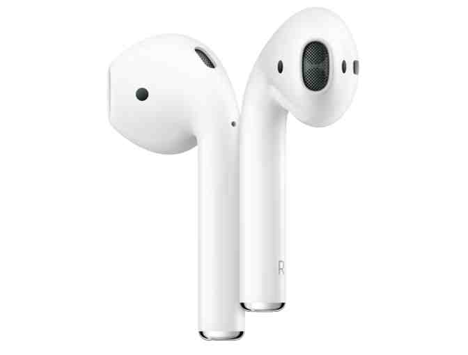 Apple AirPods with Charging Case