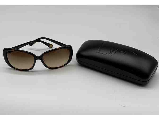 Diane Von Furstenberg Sunglasses, VSP Computer Bag, and StrombergBrand Umbrella