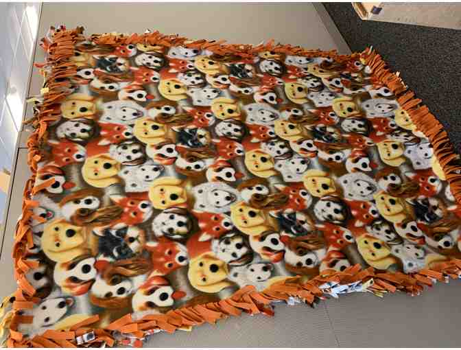 Doggie Faces Fleece Tie-Blanket
