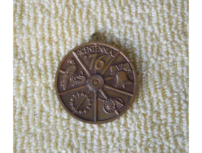 Bronze '76' Bicentennial Medallion
