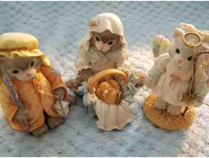 Lot of Three Cat Nativity Scene- Pre Owned