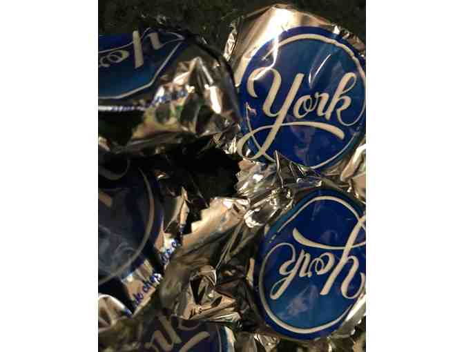 Holiday Gift Bags - Exclusively for Senior Residents!*  NOT SHIPPABLE TO YOU- PLEASE READ