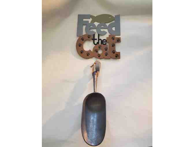 Feed the Cat Scooper