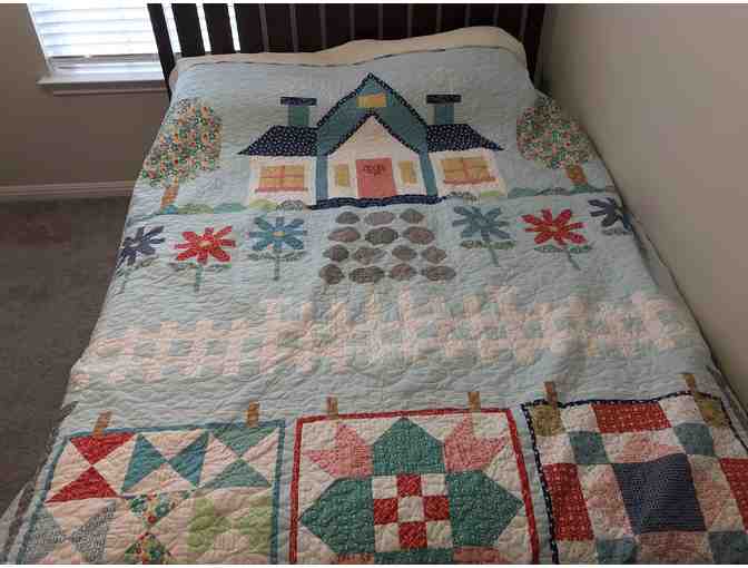 Quilter's Cottage Quilt 71 x 85