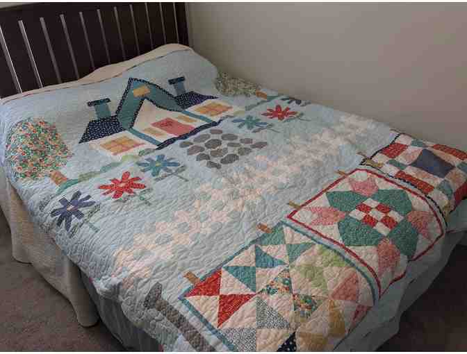 Quilter's Cottage Quilt 71 x 85
