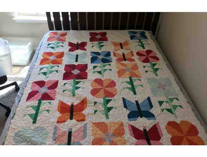 Butterflies and Blooms Quilt 58 x 85
