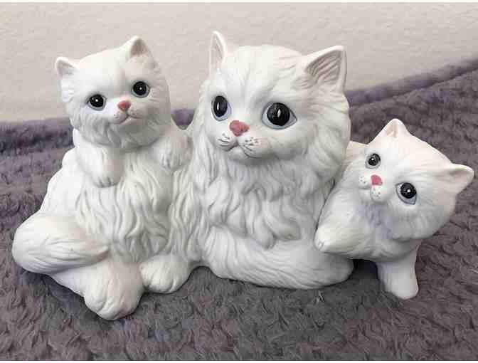 Lot of 3 White Cat Figuringes