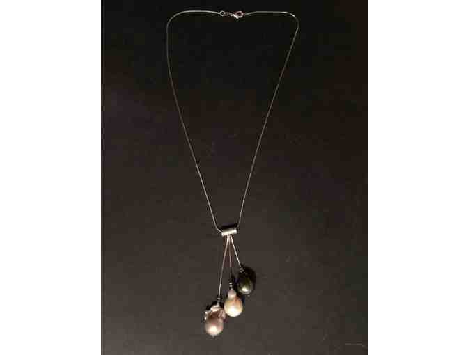 Beautiful necklace with Baroque pearls