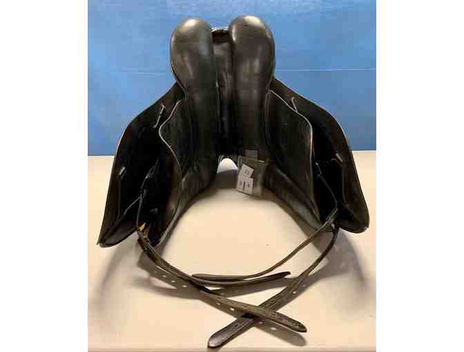 17.5 Windsor Dressage Saddle