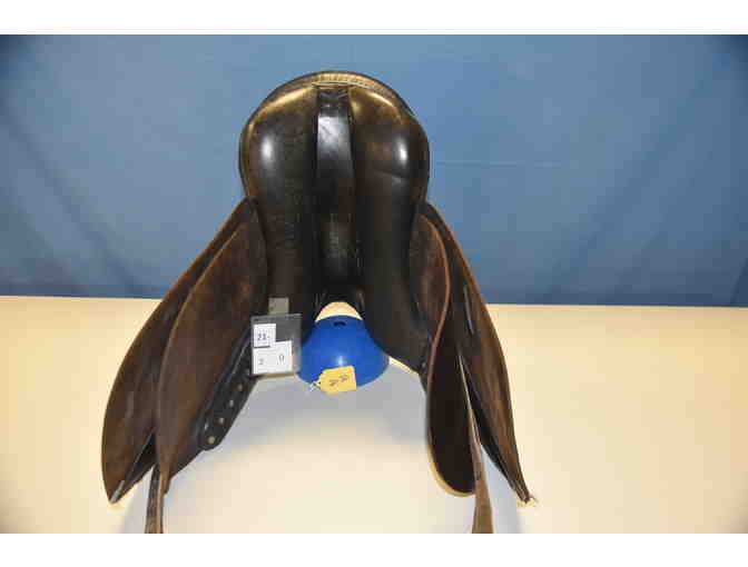 18' Dressage saddle - DISCOUNTED