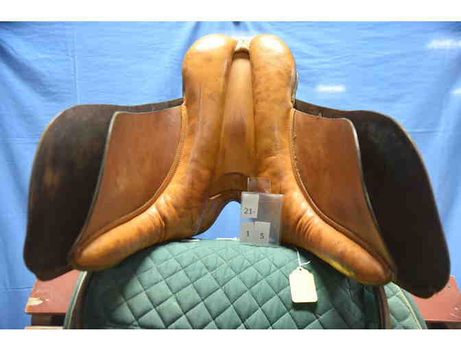 17' Triumph Cut Back Saddle - DISCOUNTED