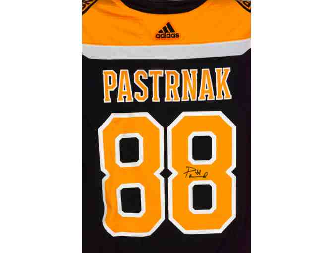 Boston Bruins David Pastrnak Signed Jersey