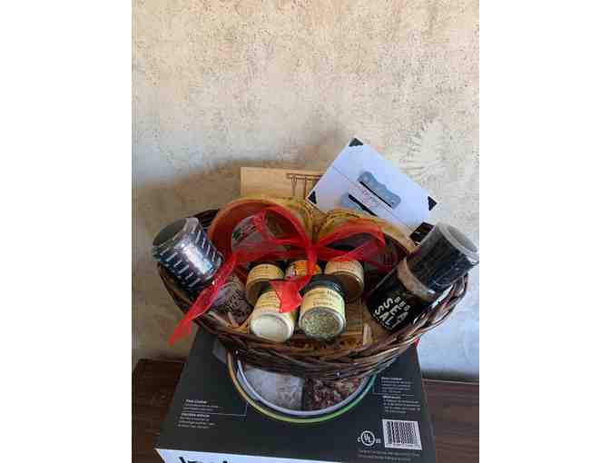 Meadow View Elementary Basket - Instant Pot with Spices and Cookware