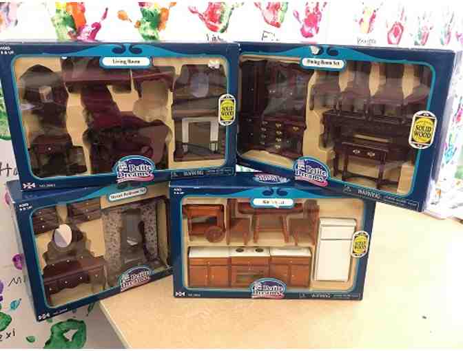 Dollhouse-Buttercup Cottage and Furniture