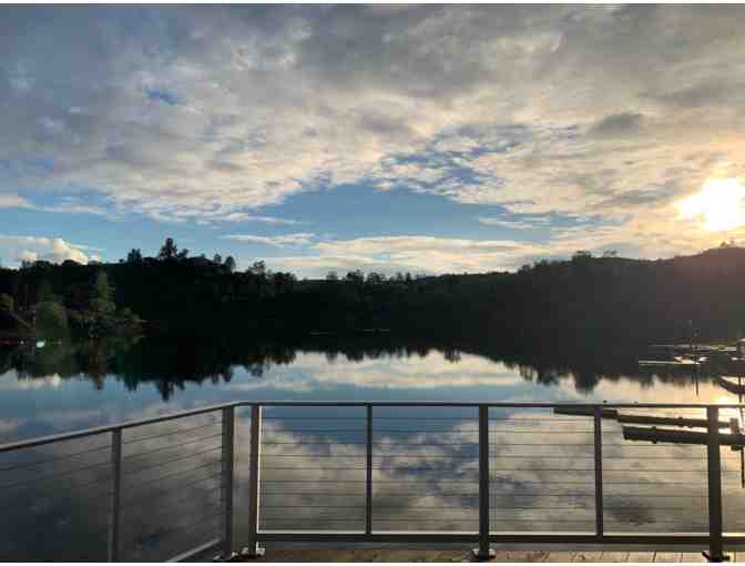 Thompson Lane Lake House - 1 Month Stay