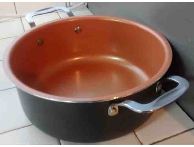 Beautiful Copper/Ceramic lined non-stick 4 quart pot with colander insert