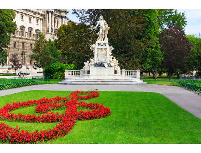 Vibrant Vienna: 3-Night Lux Stay, Spanish Riding School Perform., Mozart Concert , Dinner