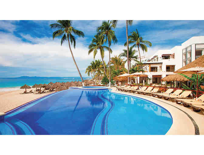 All-Inclusive Mexican Oasis, Puerto Vallarta#Hotel All-Inclusive