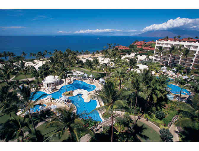 Pacific Vacation Paradise, Maui > 7 Days/6 Nights at Fairmont Kea Lani + $500 Gift Card