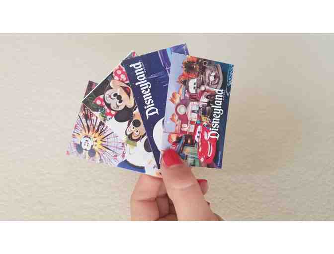 Disneyland 1-Day Park Hopper (4) Tickets