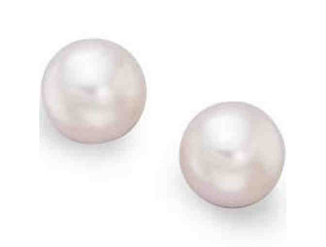 Diamonds may be a girl's best friend, but Pearls are for the ladies!