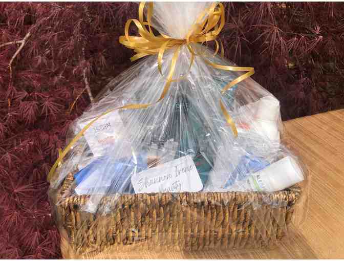 24K Magic - Enjoy a luxurious facial and beauty products!