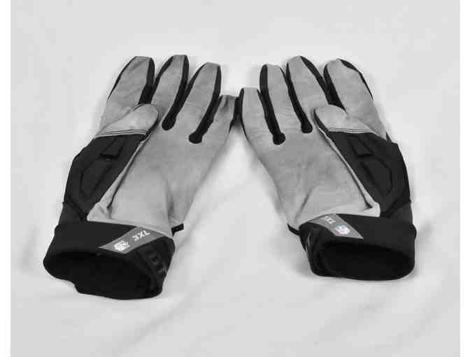 Tampa Bay Buccaneers #76 Donovan Smith Autographed Game-Worn Cleats and Game-Worn Gloves