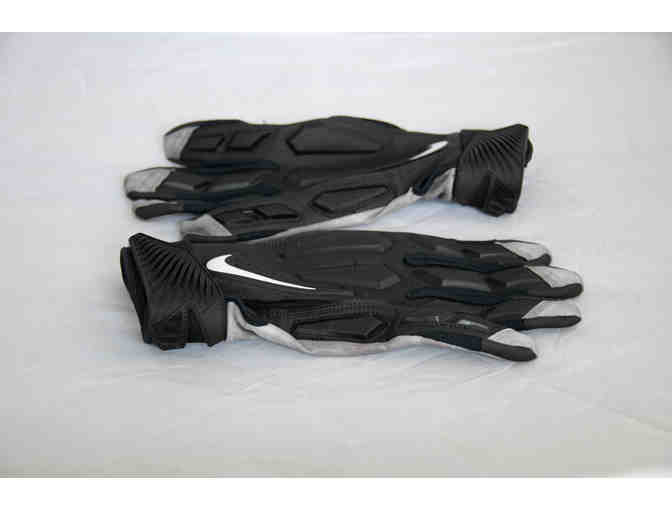 Tampa Bay Buccaneers #76 Donovan Smith Autographed Game-Worn Cleats and Game-Worn Gloves