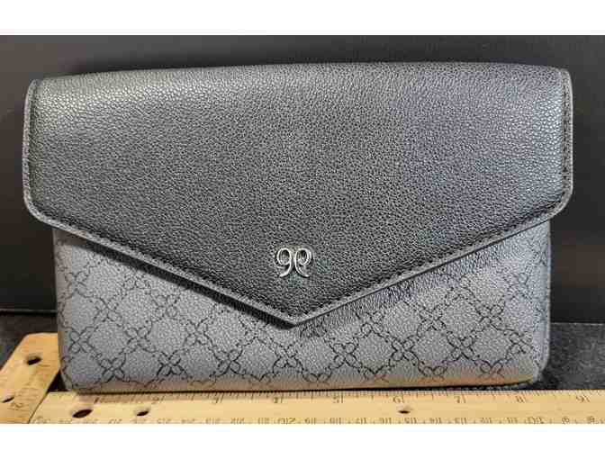 Black handbag with silver chain handle - Photo 1