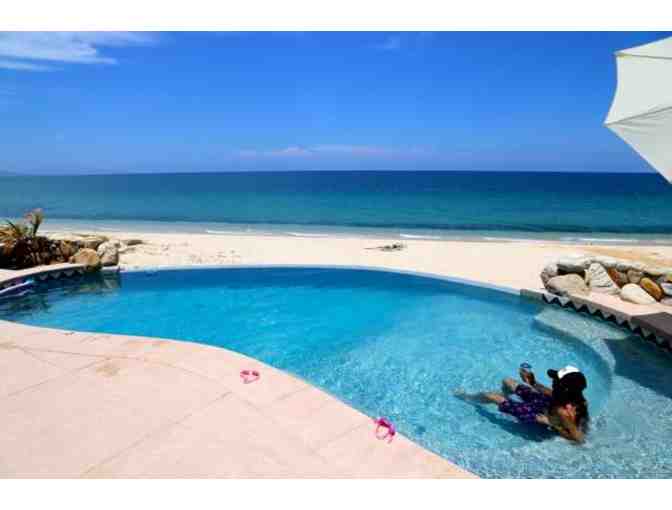 1-Week Stay in Beachfront Home in Mexico