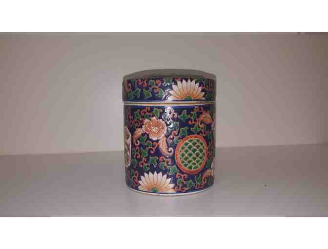 Japanese Imari covered canister/box, Ming Country Design