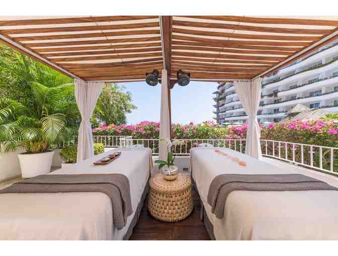 4 nights Puerto Vallarta Luxury 2 Bedroom Suite for up to 6 People!