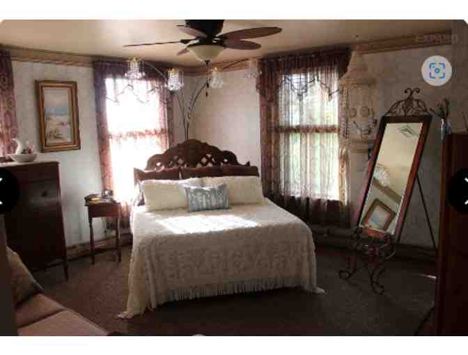 TP Carriage Stop B & B: Two Nights + 4D Movie @ Chocolate World - Palmyra PA