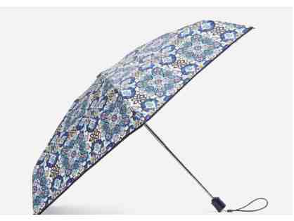Vera Bradley Automatic Mini Umbrella in Lisbon Medallion Cool