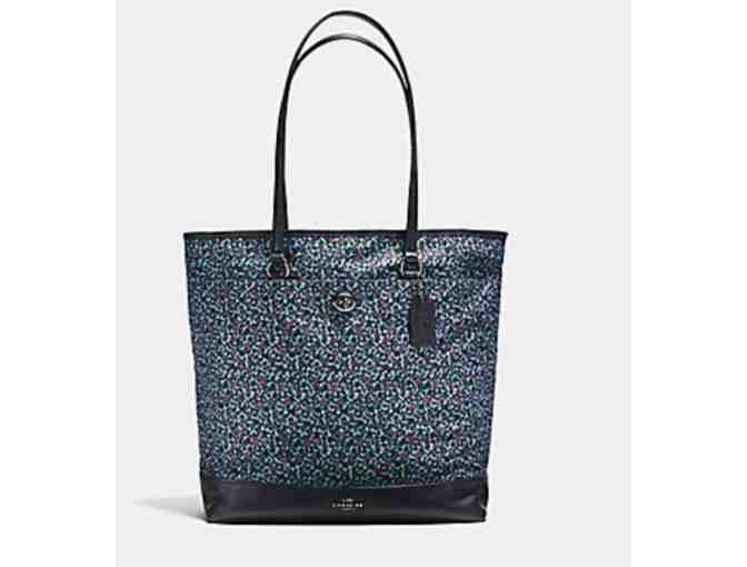 COACH NYLON TOTE IN RANCH FLORAL - Photo 1