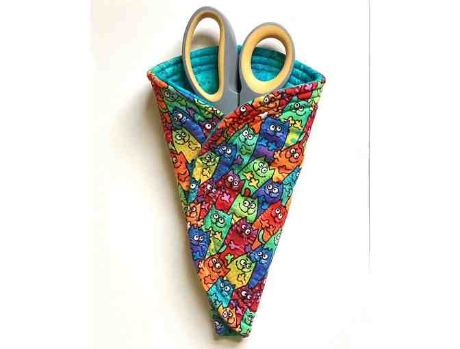Handcrafted Scissor Holder - Photo 1