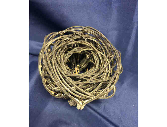 115- Handmade basket/centerpiece and scorpion of devil's claw