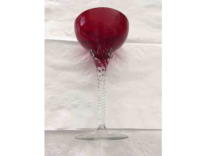 73-Prosecco basket with antique glasses