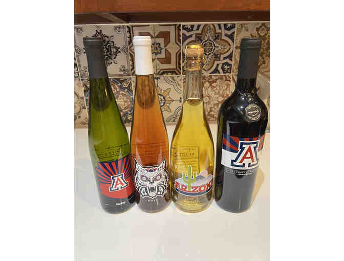 Wildcat Fan Collector's Wine Set