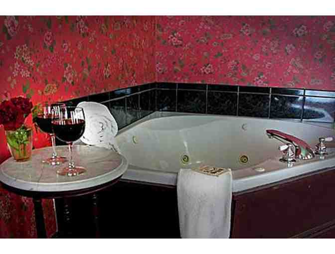 1 night at fabulous Water Street Inn @ Stillwater, MN  4 star rated + $100 FOOD Credit