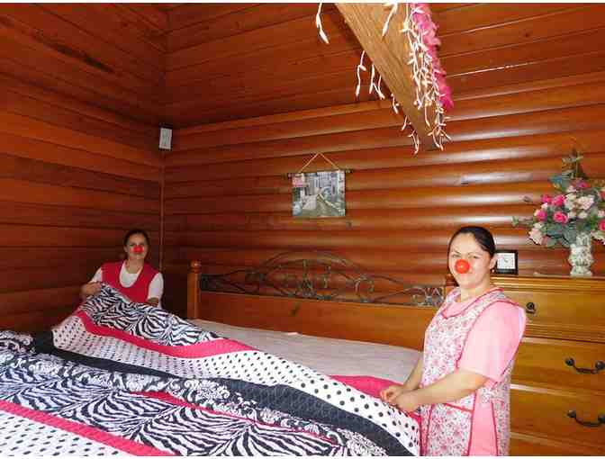 1 night couples getaway @ luxurious Serenity Springs Michigan City, 4.5 star + MORE!